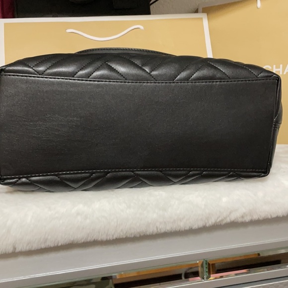 MK Peyton Lg Shoulder Tote Set-Black Faux Leather - Picture 6 of 16